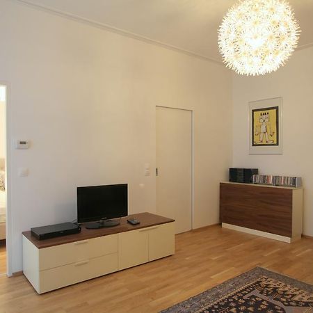 וינה Moderne Stadtwohnung Mit Balkon חדר תמונה
