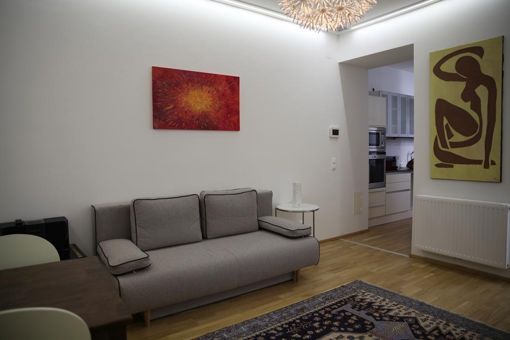 וינה Moderne Stadtwohnung Mit Balkon מראה חיצוני תמונה